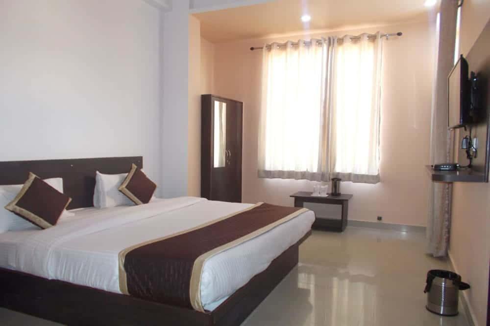 Makrana Raj Hotel Sikar エクステリア 写真