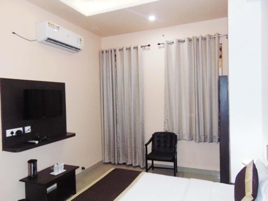 Makrana Raj Hotel Sikar エクステリア 写真